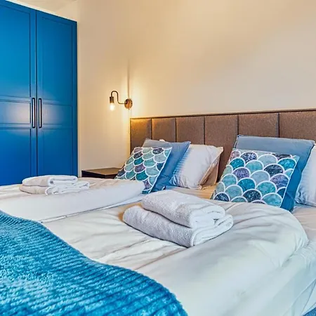 Apartment Apartament Turkusowy Z Ogrodkiem - 5d *